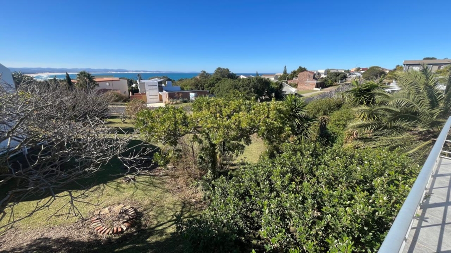 3 Bedroom Property for Sale in Wavecrest Eastern Cape